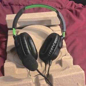 Black and green Recon 50X wired Turtlebeach headset (designed for Xbox)